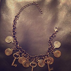 Gorgeous gold tone bracelet